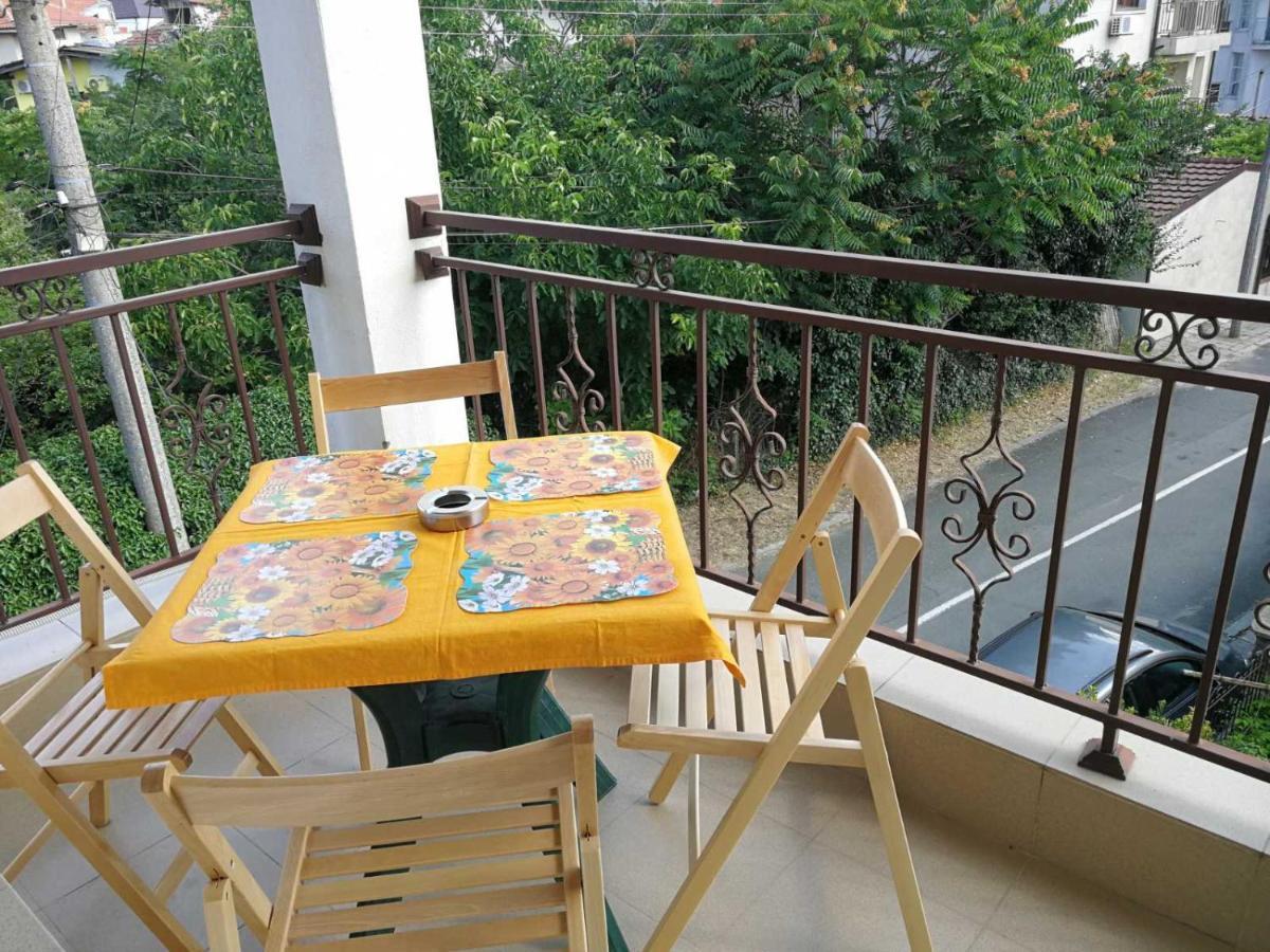 Hris Hotel Chernomorets Buitenkant foto