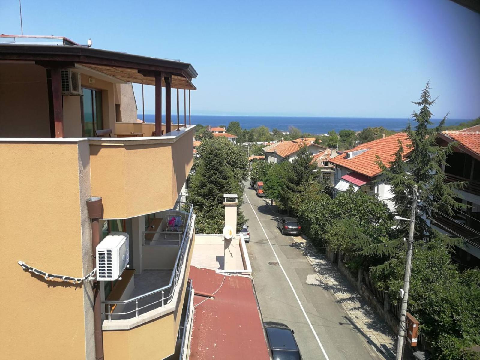 Hris Hotel Chernomorets Buitenkant foto