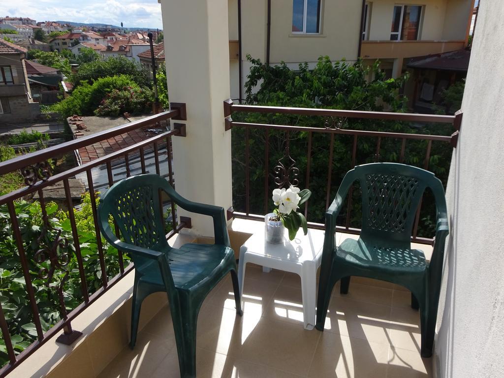 Hris Hotel Chernomorets Buitenkant foto